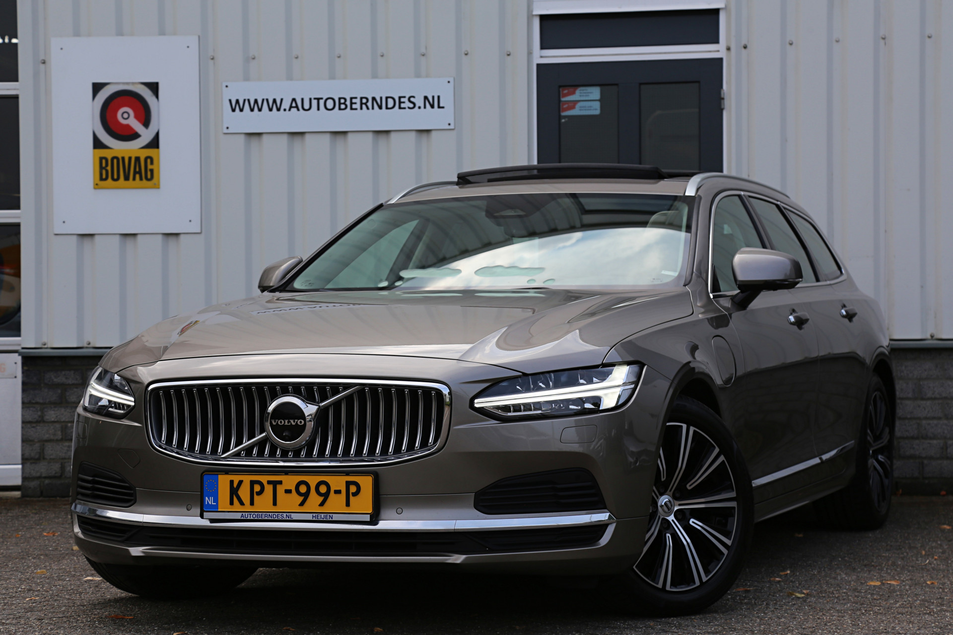 55120517-0.jpg